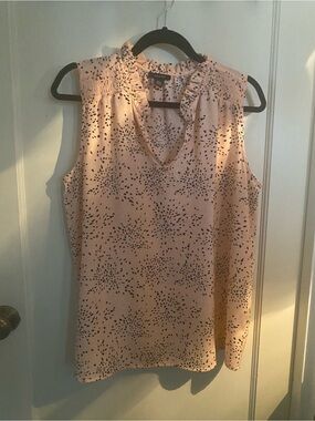 Halogen Blush Sleeveless V-Neck Camisole with Black Dot Print